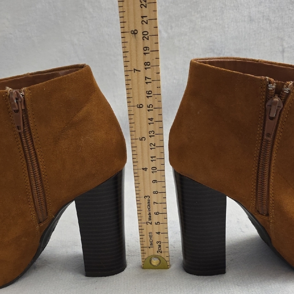 Bamboo Peep Toe Ankle Booties Womens Size 6 Brown Faux Suede Side Zip Heels - Picture 4 of 8